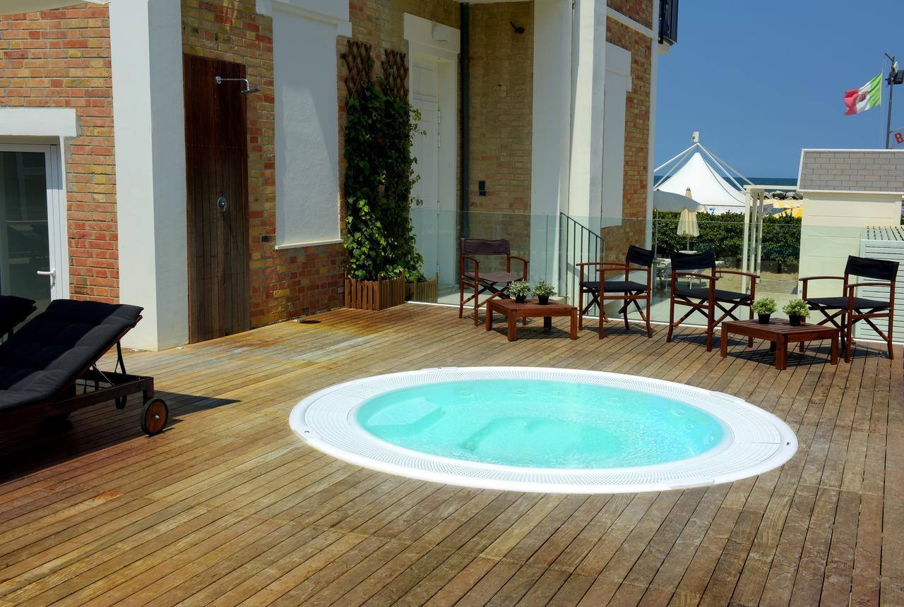 Hotel Capanni Bellaria-Igea Marina Exterior foto